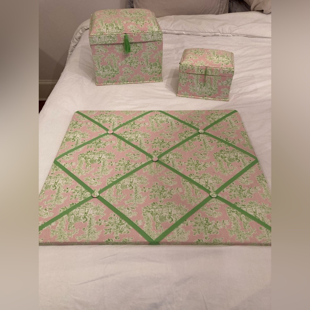 Pink & Green Room Decor Set